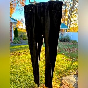 Haggar 42x30 black denim dress jeans.5 pocket. Quality waist band.Straight leg.